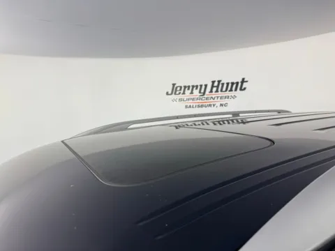 More photos of 2024 Nissan Armada SL at Jerry Hunt Supercenter - Salisbury, NC