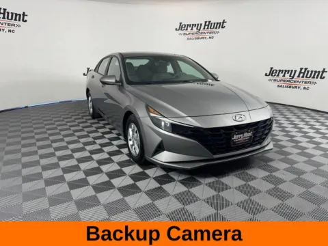 More photos of 2021 Hyundai Elantra SE at Jerry Hunt Supercenter - Salisbury, NC