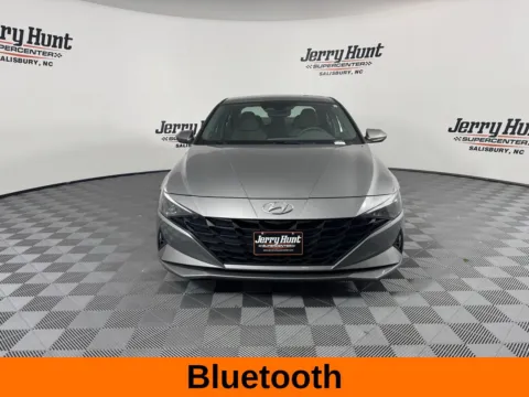 More photos of 2021 Hyundai Elantra SE at Jerry Hunt Supercenter - Salisbury, NC