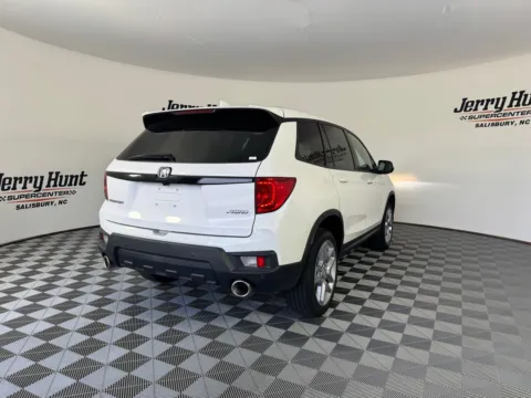 More photos of 2024 Honda Passport EX-L at Jerry Hunt Supercenter - Salisbury, NC