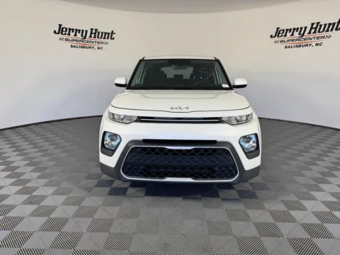 More photos of 2022 Kia Soul LX at Jerry Hunt Supercenter - Salisbury, NC