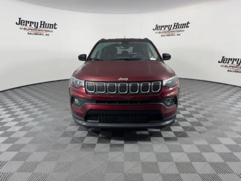 More photos of 2022 Jeep Compass Latitude at Jerry Hunt Supercenter - Salisbury, NC