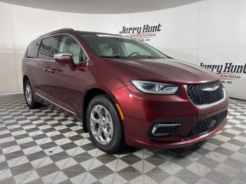 More photos of 2021 Chrysler Pacifica Limited at Jerry Hunt Supercenter - Salisbury, NC