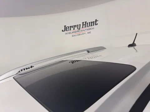 More photos of 2024 Hyundai Venue SEL at Jerry Hunt Supercenter - Salisbury, NC