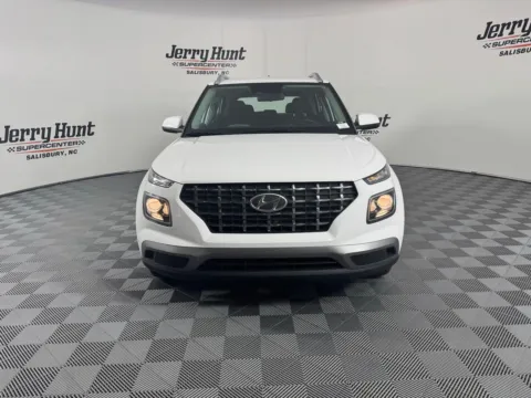 More photos of 2024 Hyundai Venue SEL at Jerry Hunt Supercenter - Salisbury, NC