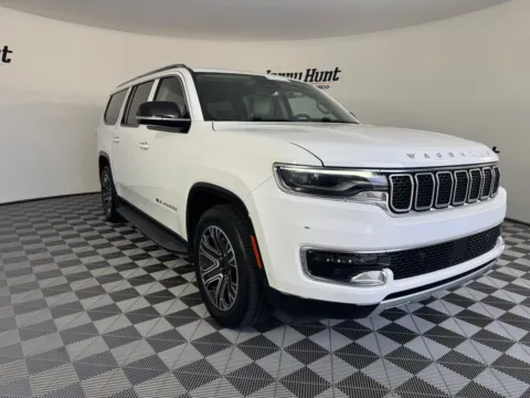 More photos of 2023 Jeep Wagoneer L Series II at Jerry Hunt Supercenter - Salisbury, NC