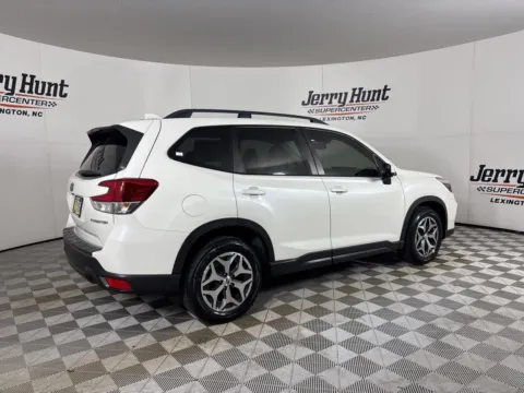 More photos of 2021 Subaru Forester Premium at Jerry Hunt Supercenter - Salisbury, NC