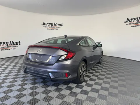 More photos of 2019 Honda Civic Touring at Jerry Hunt Supercenter - Salisbury, NC
