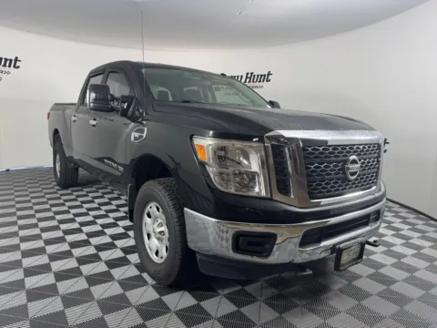 More photos of 2017 Nissan Titan XD SV at Jerry Hunt Supercenter - Salisbury, NC