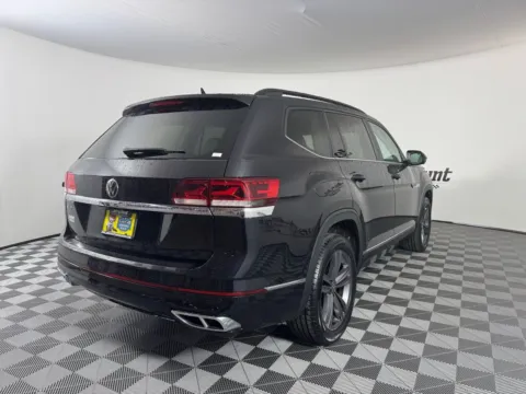 More photos of 2021 Volkswagen Atlas 3.6L V6 SE w/Technology R-Line at Jerry Hunt Supercenter - Salisbury, NC