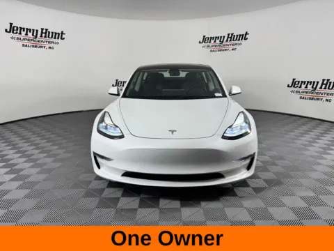 More photos of 2022 Tesla Model 3 Long Range at Jerry Hunt Supercenter - Salisbury, NC