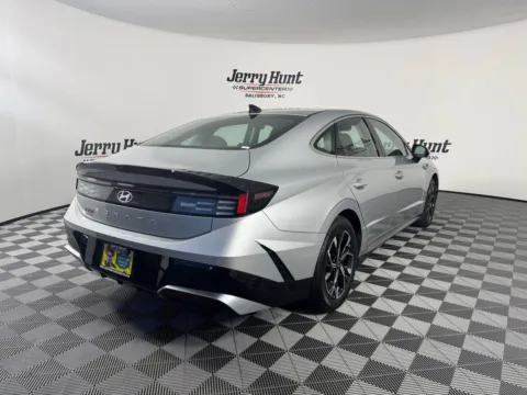 More photos of 2025 Hyundai Sonata SEL at Jerry Hunt Supercenter - Salisbury, NC