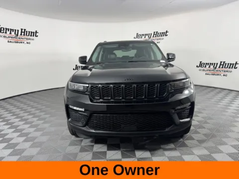 More photos of 2023 Jeep Grand Cherokee Limited at Jerry Hunt Supercenter - Salisbury, NC