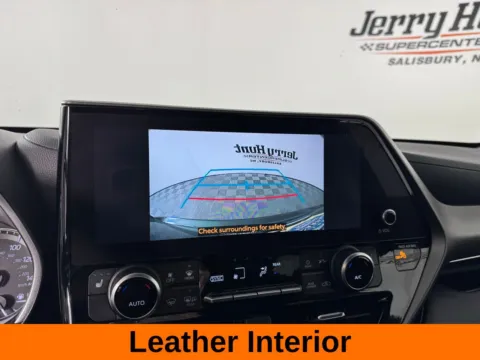 More photos of 2023 Toyota Highlander XLE at Jerry Hunt Supercenter - Salisbury, NC