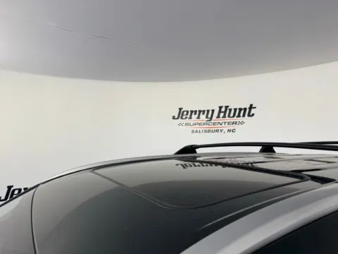 More photos of 2023 Toyota Highlander XLE at Jerry Hunt Supercenter - Salisbury, NC