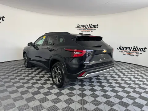 More photos of 2024 Chevrolet Trax LT at Jerry Hunt Supercenter - Salisbury, NC