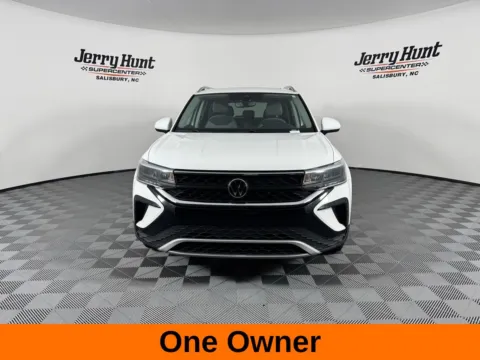 More photos of 2023 Volkswagen Taos 1.5T SE at Jerry Hunt Supercenter - Salisbury, NC