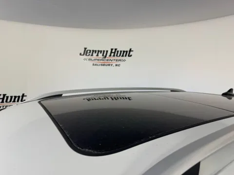 More photos of 2023 Volkswagen Taos 1.5T SE at Jerry Hunt Supercenter - Salisbury, NC