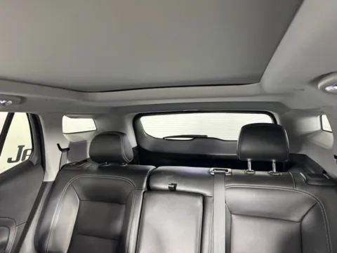 More photos of 2023 GMC Terrain SLT at Jerry Hunt Supercenter - Salisbury, NC
