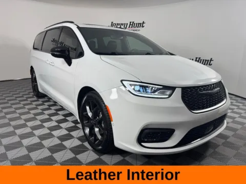 More photos of 2024 Chrysler Pacifica Limited at Jerry Hunt Supercenter - Salisbury, NC