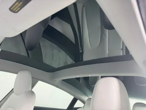 More photos of 2021 Tesla Model 3 Standard Range Plus at Jerry Hunt Supercenter - Salisbury, NC