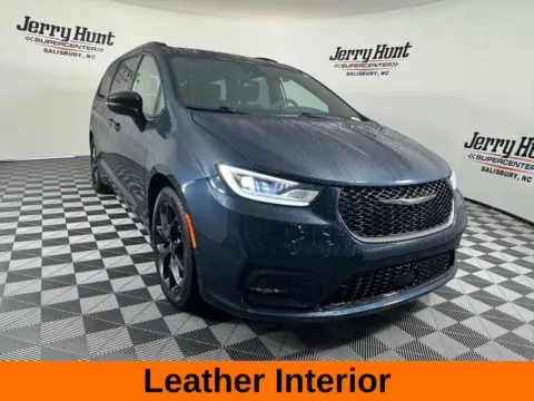 More photos of 2025 Chrysler Pacifica Limited at Jerry Hunt Supercenter - Salisbury, NC