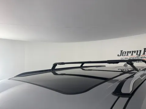 More photos of 2022 Jeep Grand Wagoneer Series III at Jerry Hunt Supercenter - Salisbury, NC