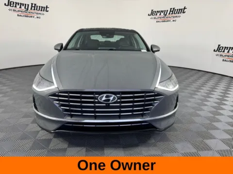 More photos of 2023 Hyundai Sonata Hybrid Limited at Jerry Hunt Supercenter - Salisbury, NC
