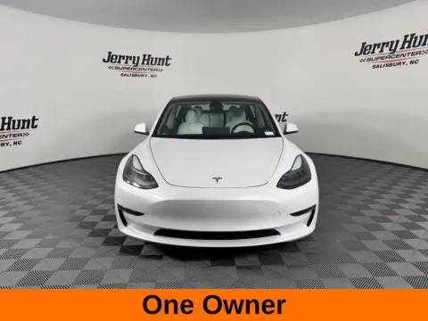 More photos of 2022 Tesla Model 3 at Jerry Hunt Supercenter - Salisbury, NC