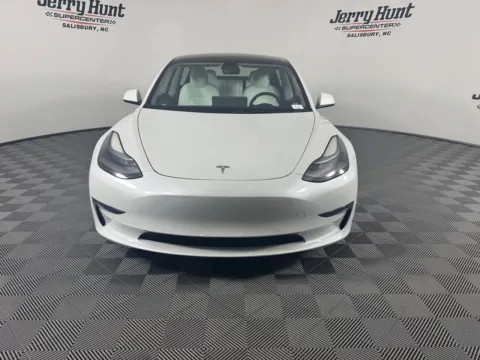 More photos of 2022 Tesla Model 3 at Jerry Hunt Supercenter - Salisbury, NC
