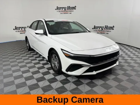 More photos of 2024 Hyundai Elantra SE at Jerry Hunt Supercenter - Salisbury, NC
