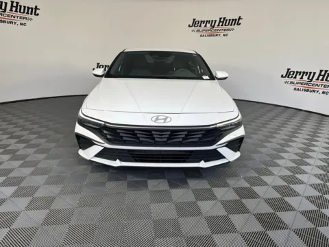 More photos of 2024 Hyundai Elantra SE at Jerry Hunt Supercenter - Salisbury, NC