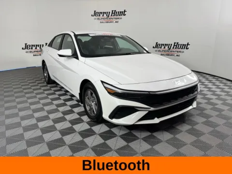 More photos of 2024 Hyundai Elantra SE at Jerry Hunt Supercenter - Salisbury, NC