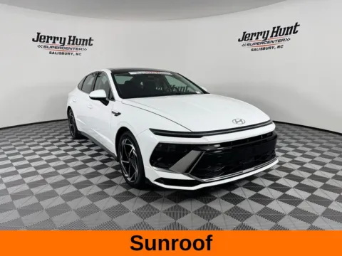 More photos of 2024 Hyundai Sonata SEL at Jerry Hunt Supercenter - Salisbury, NC