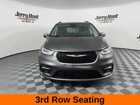 More photos of 2022 Chrysler Pacifica Limited at Jerry Hunt Supercenter - Salisbury, NC