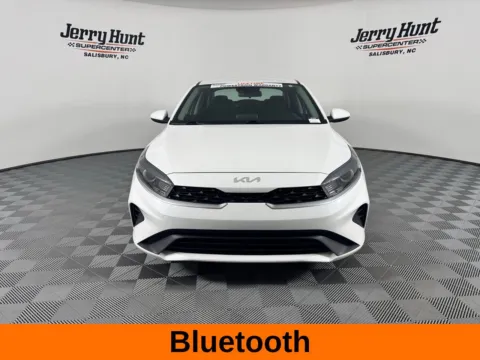 More photos of 2022 Kia Forte LXS at Jerry Hunt Supercenter - Salisbury, NC
