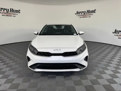 More photos of 2022 Kia Forte LXS at Jerry Hunt Supercenter - Salisbury, NC