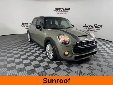 More photos of 2019 MINI Cooper S Signature at Jerry Hunt Supercenter - Salisbury, NC