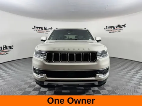 More photos of 2022 Jeep Wagoneer Series III at Jerry Hunt Supercenter - Salisbury, NC