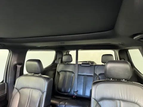 More photos of 2022 Jeep Wagoneer Series III at Jerry Hunt Supercenter - Salisbury, NC