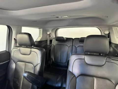More photos of 2021 Jeep Grand Cherokee L Limited at Jerry Hunt Supercenter - Salisbury, NC