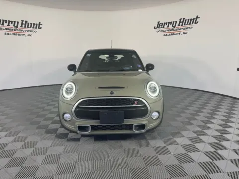 More photos of 2019 MINI Cooper S at Jerry Hunt Supercenter - Salisbury, NC