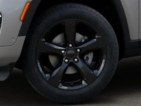 More photos of 2025 Jeep Grand Cherokee Limited 4x4 at I-10 Chrysler Dodge Jeep Ram, CA