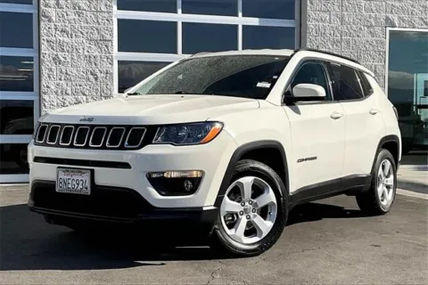 White 2019 Jeep Compass Latitude for sale in Indio, CA