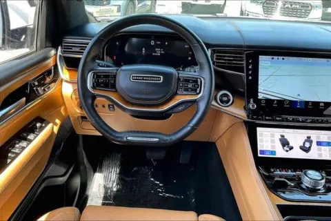 More photos of 2022 Jeep Grand Wagoneer Series III at I-10 Chrysler Dodge Jeep Ram, CA