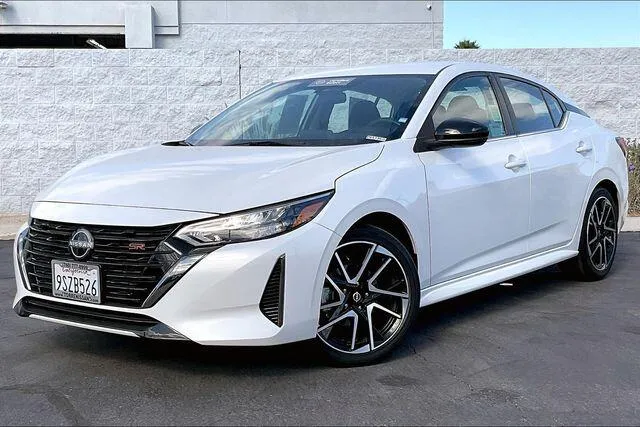 2024 Nissan Sentra SR CVT's photo