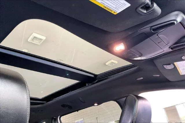 Chrysler Pacifica photo 29
