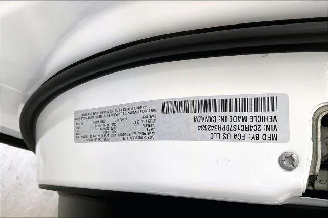 Chrysler Pacifica photo 33