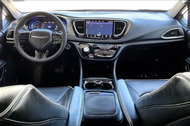 Chrysler Pacifica photo 15