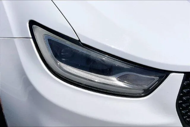 Chrysler Pacifica photo 27